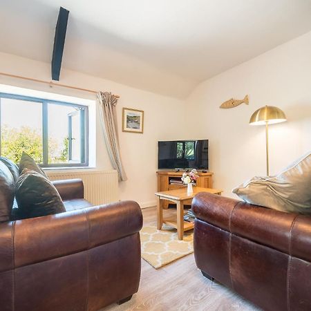 Polrunny Farm Elderberry Cottage With Sea View 보스캐슬 외부 사진