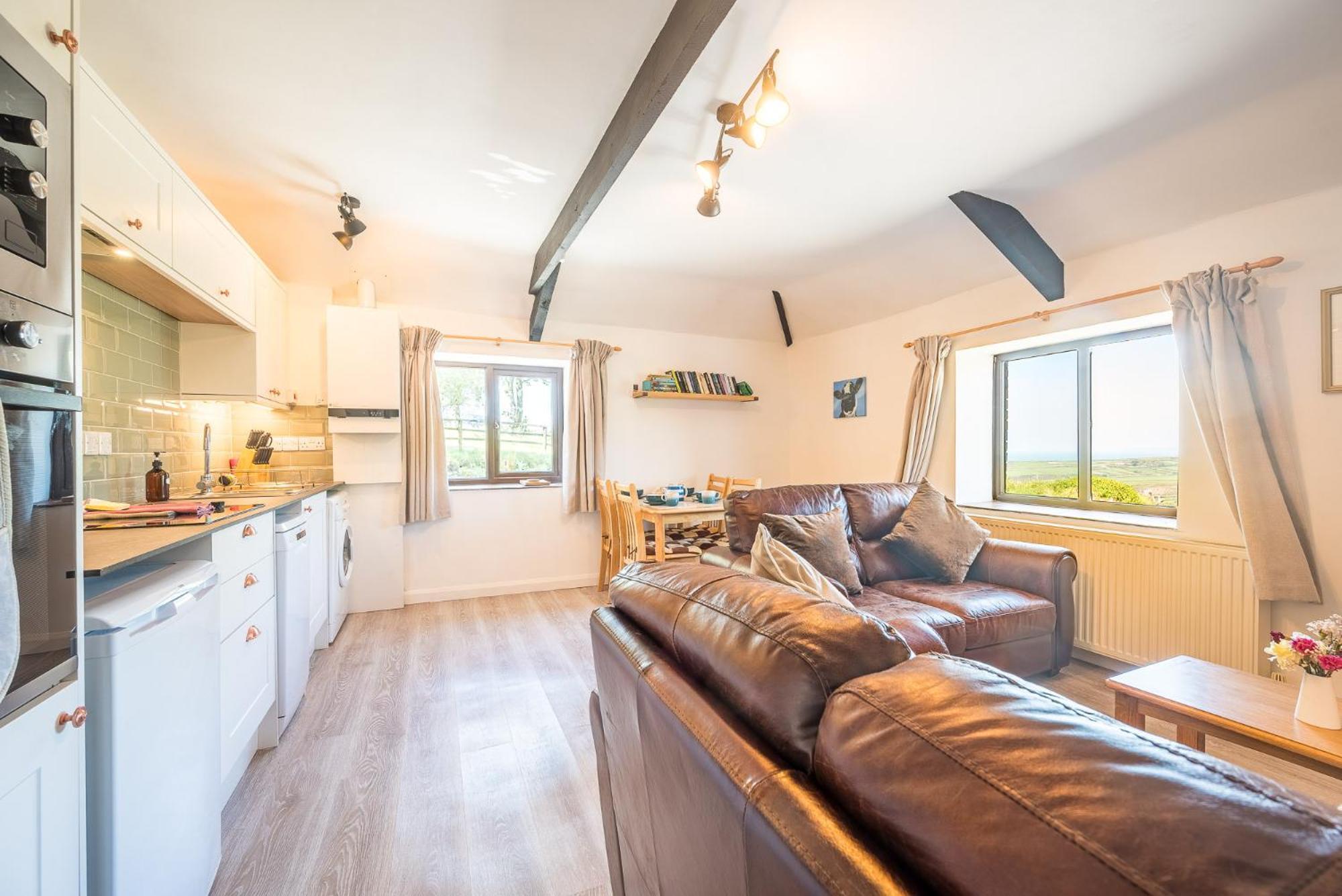 Polrunny Farm Elderberry Cottage With Sea View 보스캐슬 외부 사진